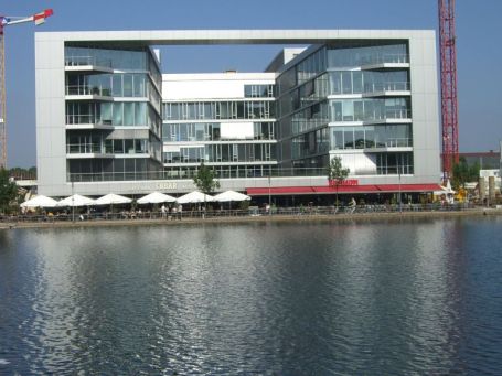 Duisburg : Innenhafen, H2 Office ( Bürogebäude )